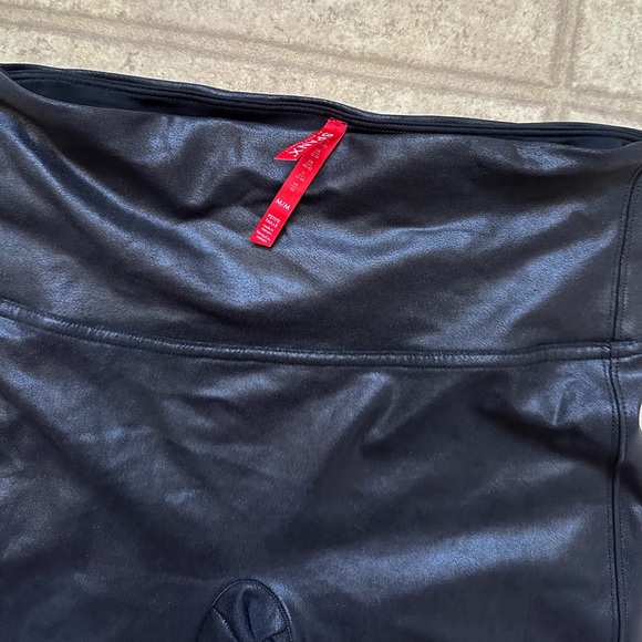 SPANX Faux Leather Leggings - Picture 4 of 4